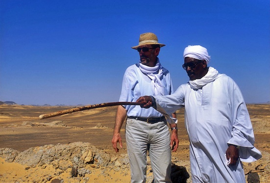 Reis Ahmad s profesorem Vernerem na výzkumech v oáze el-Héz