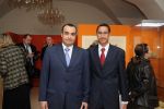 egyptští doktorandi Mohamed Ismail a Hatim el-Kerétí v expozici
