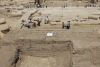 První část cihlové zdi objevené u Rachefova údolního chrámu